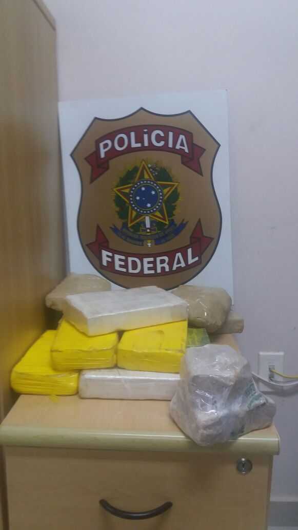 A droga apreendida pelos agentes da PRF foram entregues na delegacia da PF na cidade de Epitaciolândia.