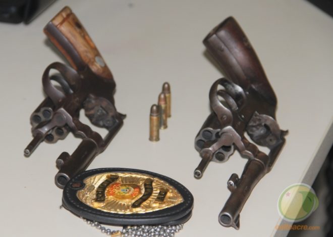 Armas que seriam usadas no assalto em uma casa de Brasiléia - Foto: Alexandre Lima