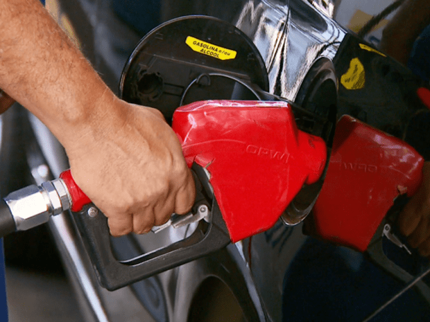 Preço da gasolina varia de estado para estado por uma série de fatores (Foto: Reprodução EPTV)