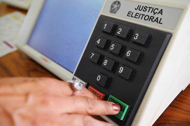 VOTOS NULO – Na cidade do Rio de Janeiro, 46,93% dos eleitores não votaram neste segundo turno (Nelson Junior/VEJA/Dedoc)