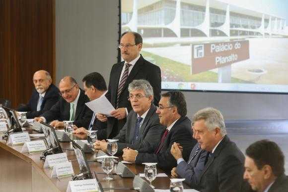 Governadores se reúnem com o presidente Michel Temer, no Palácio do Planalto Valter Campanato/Agência Brasil