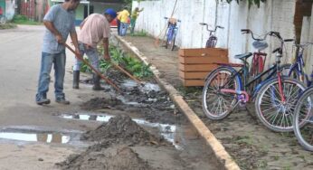 Secretaria de Obras de Brasiléia intensifica serviço de limpeza e desentupimento de bueiros