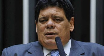 Flaviano recebe queixa contra Correios do Acre