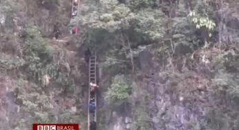 Crianças escalam 70 metros para chegar a escola na China