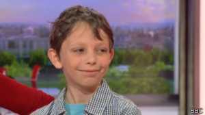 Com dez anos, menino britânico diz que seus pais têm inteligência 'média'