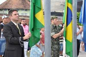 Gladson durante solenidade em comemoração ao Dia da Independência do Brasil, em Cruzeiro/Foto: Assessoria