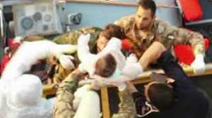 Crianças também foram resgatadas pela Marinha italiana