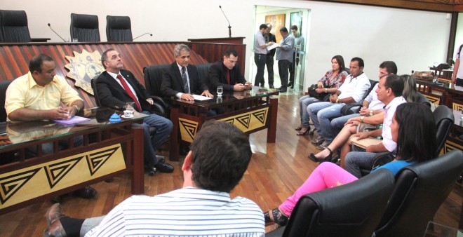 Comissão dos comerciantes da fronteira foram recebidos na ALEAC - Foto: Alexandre Lima