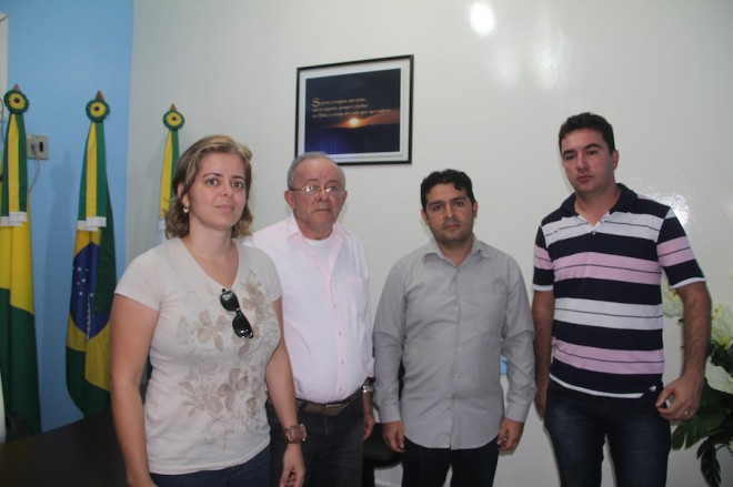 Representantes do DNIT e DERACRE no gabinete do prefeito André Hassem - Foto: Alexandre Lima
