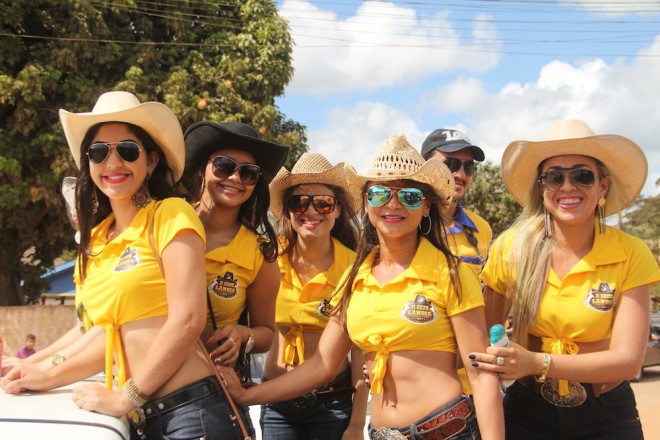 JOvens que estarão concorrendo ao título de Garotas Expolândia 2014 - Foto: Alexandre Lima