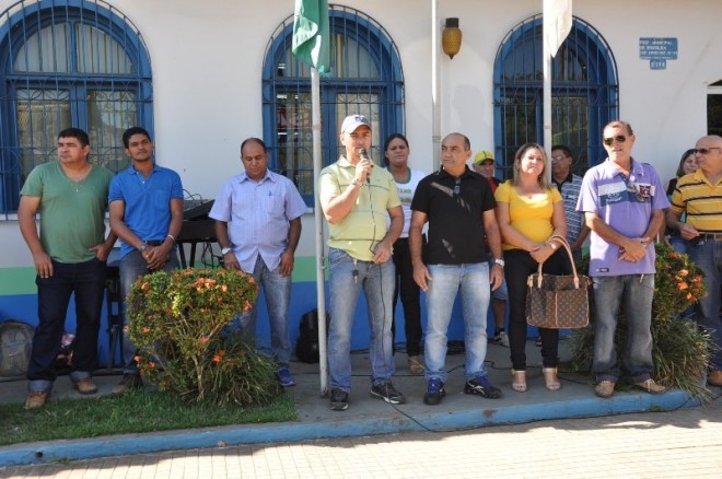 O vereador Marivaldo Oliveira parabenizou o deputado pelo compromisso que vem tendo com o município.