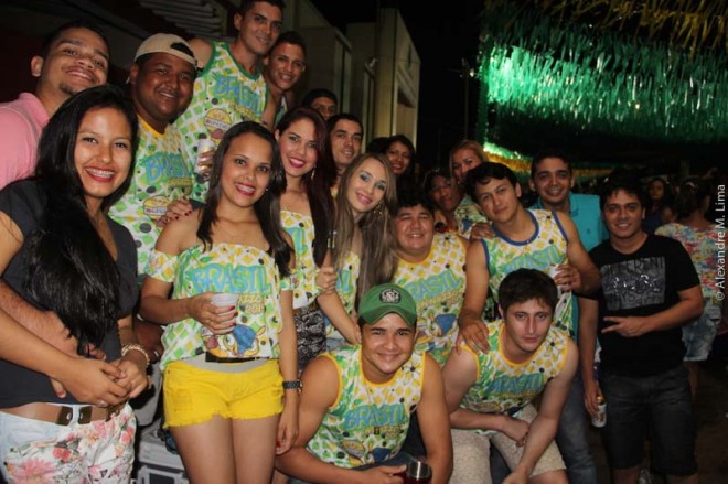 Bloco Paparazzo está no 6º ano participando do carnaval fora de época de Brasiléia