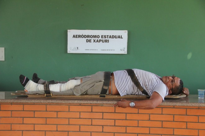 Raimundo sofreu fratura na perna esquerda e levado de ambulância para Rio Branco