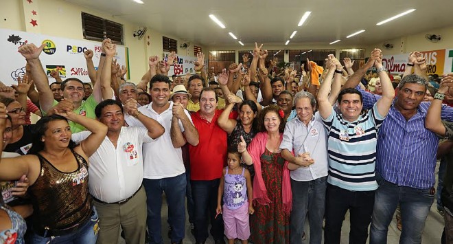 Tião Viana e Perpétua se reúnem com lideranças comunitárias em Rio Branco/Foto: Assessoria