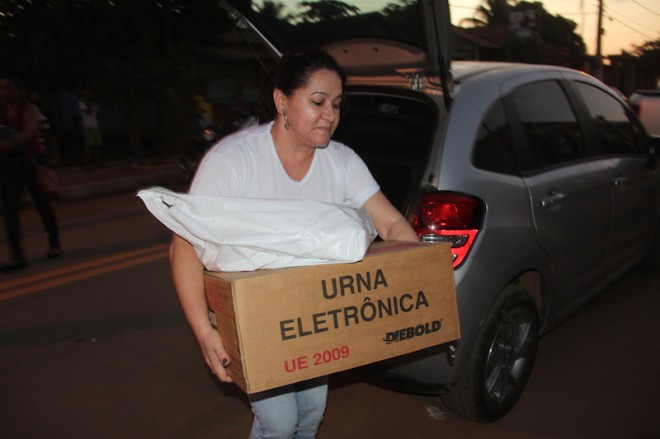 Chegada da 1ª Urna da 6ª Zona eleitoral em Brasiléia - Foto: Alexandre Lima