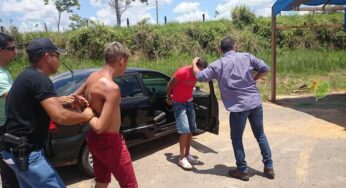 Policia Civil de Xapuri prende dupla tentando levar carro roubado para vender na Bolívia