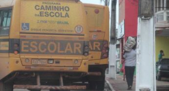 Em vez dos salários atrasados, Estado paga funcionários com sacolões