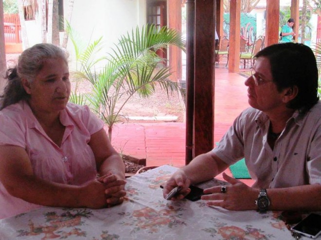 Prefeita de Cobija, capital de Pando (Bolívia), Ana Lúcia, durante entrevista com Nelson Liano Jr. - Foto: Viviane Giroto