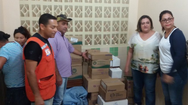 Momento da entrega dos remédios que foram comprados pelo município - Foto: cedida