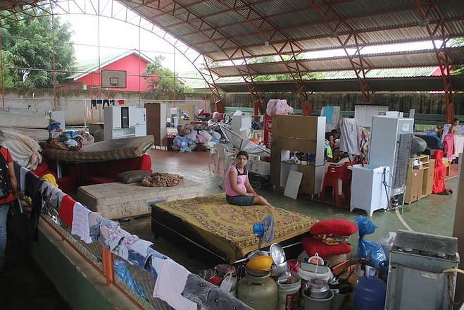 Famílias atingidas pela cheia do rio Acre, foram levadas para abrigos em escolas e ginásios - Foto: Alexandre Lima