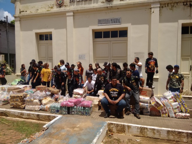 clube de motociclistas fizeram doação aos alagados e foram recebidos pelo Prefeito - Foto: Assessoria