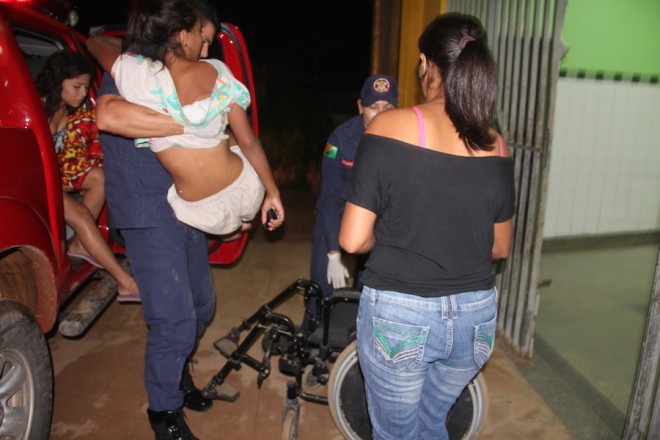 Jovem foi resgatada numa camionete pelos bombeiros do 5º Batalhão do Alto Acre - Fotos: Alexandre Lima