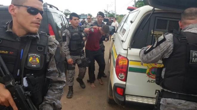 Dois assaltantes acabaram presos pela polícia/Foto: Selmo Melo/ContilNet Notícias
