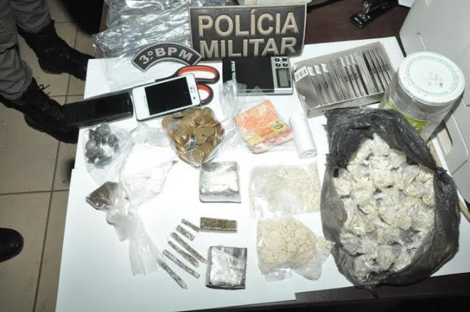  Com ele foi encontrada uma grande quantidade de maconha, pasta base de cocaína e R$ 50/Foto: Selmo Melo/ContilNet Notícias