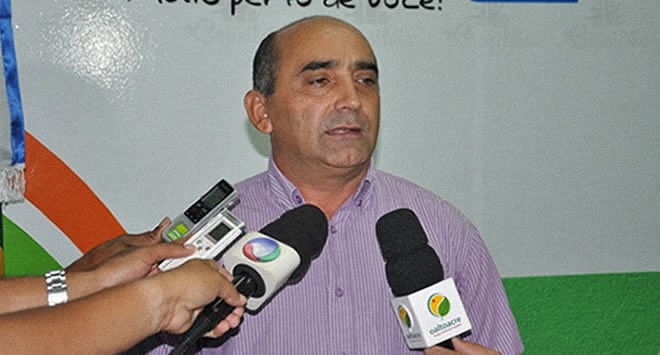 Everaldo Gomes antecipou metade do 13º salário aos funcionários do Município - Foto: Arquivo