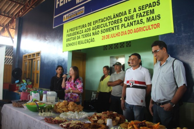 Vereadores e Secretários estiveram presentes no evento dedicado aos produtores rurais pelo seu dia - Foto: Alexandre Lima