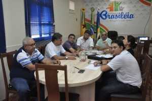 Reunião no gabinete do prefeito Everaldo Gomes - Foto: Lair Sabino