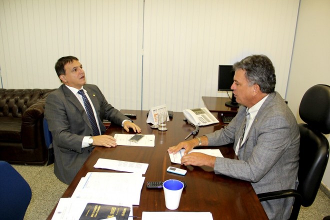  ​Foto: Senador Sérgio Petecão e Márcio Bittar reunidos em Brasília, nesta terça-feira (10/11).