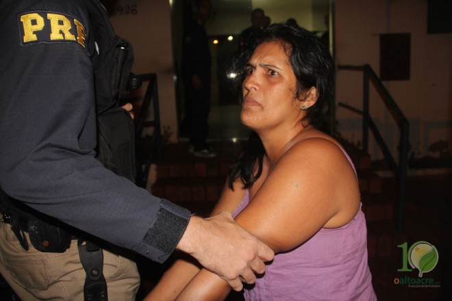 Odineia dos Reis Silva Filho (38), estava acompanhada de sua filha de seis anos quando foi abordada - Foto: Alexandre Lima