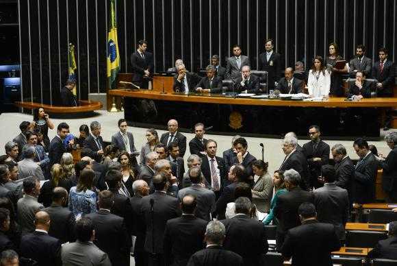 A comissão do impeachment recebeu 433 votos favoráveis e um contrárioAntonio Cruz/ Agência Brasil