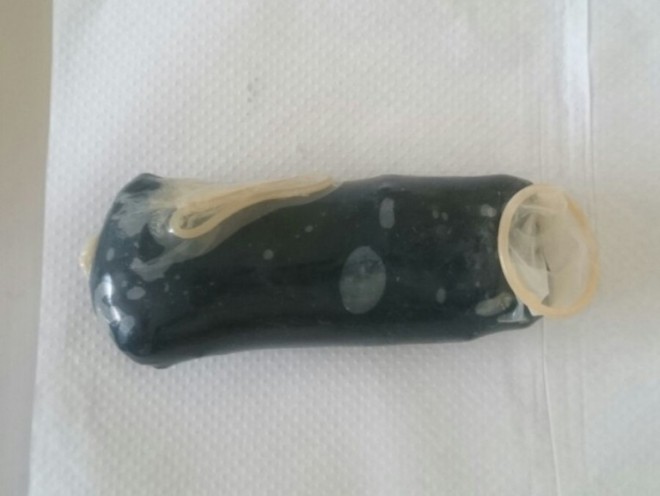 O celular foi colocado dentro de uma camisinha e, logo após, inserido na vagina/Foto: ContilNet
