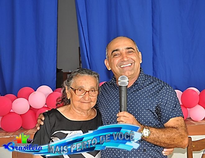 Prefeito de Brasiléia, Everaldo Gomes e sua mãe - Foto: Lair Sabino