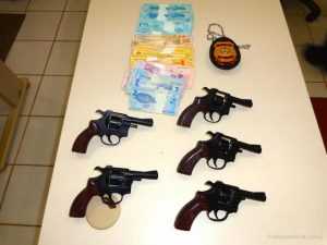 Agente é acusado de tráfico de armas
