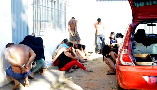 Todos os bens das vítimas foram recuperados e as armas do crime, apreendida (Foto: Divulgação PMAC) Saimon Coelho - Assessoria/PMAC