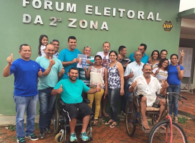 Ailson e Osmar, juntamente com alguns dos pré-candidatos a vereadores na 2ª Zona Eleitoral de Xapuri.