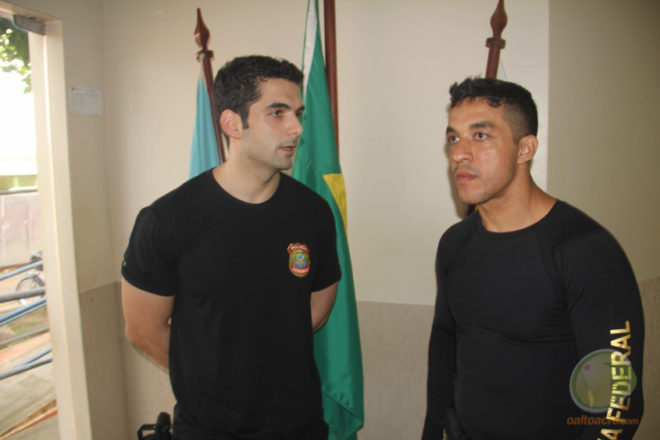 Delegado da PF Fares Fegali (e) que comandou a Operação juntamente como agente operacional, Carlos Adauto, concederam entrevista sobre o caso - Foto: Alexandre Lima