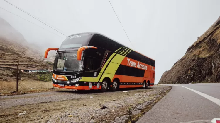 Rota de ônibus 'mais longa do mundo' sai do Brasil e é pura adrenalina