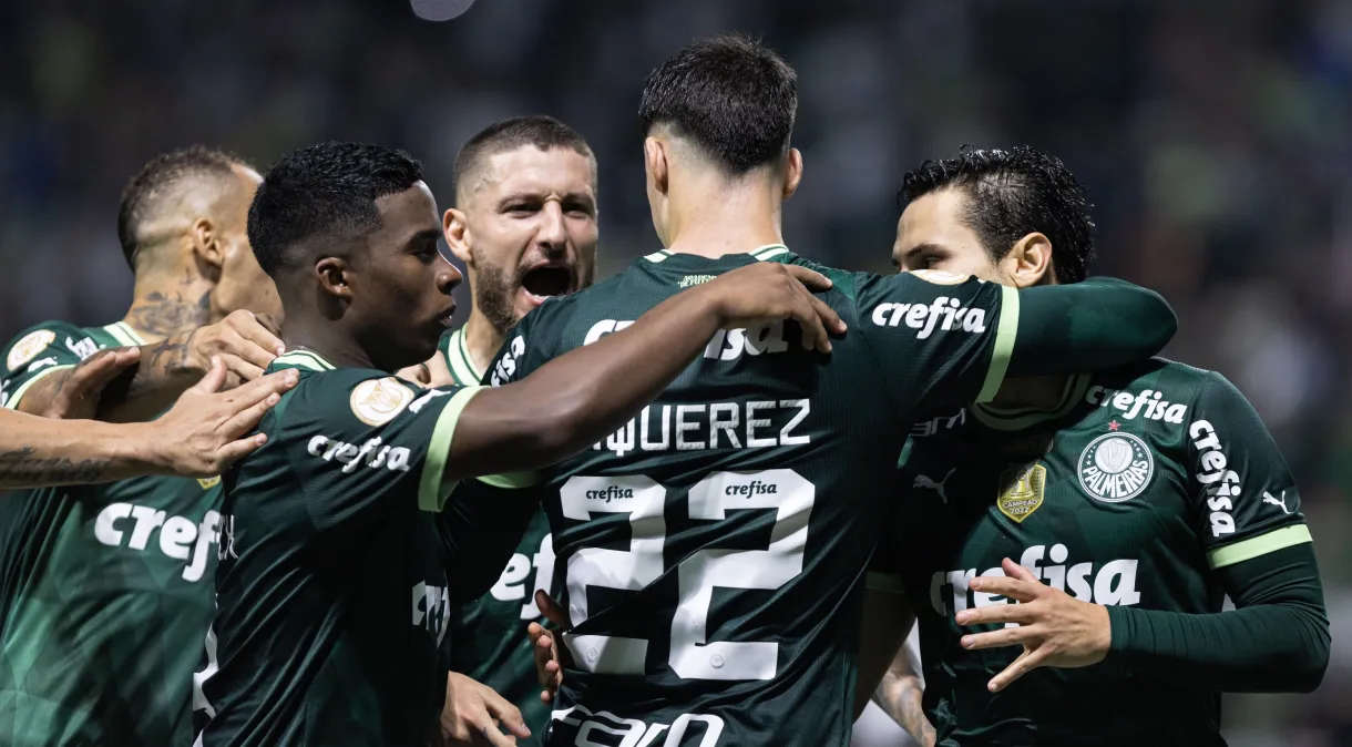 Palmeiras bate Flu, põe uma mão na taça e torcida faz festa de campeão