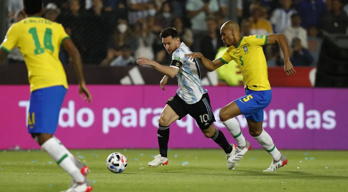 Brasil e Argentina se enfrentam no Maracanã com muito mais que os