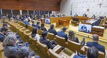 Dino e Zanin votam contra retirar símbolos religiosos de órgãos públicos