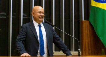 Após vaga deixada por Gerlen, Zé Adriano toma posse como novo deputado federal do Acre