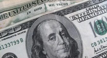 Dólar abre a terça-feira estável e permanece cotado acima de R$ 5,70