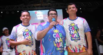 Matinê dos Idosos, foliões e prefeitos do Alto Acre abrem a penúltima noite de carnaval de Brasileia