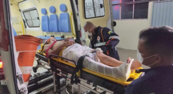 VEJA VÍDEO: Ciclista é atingido por carro e sofre fratura exposta em rotatória de Rio Branco
