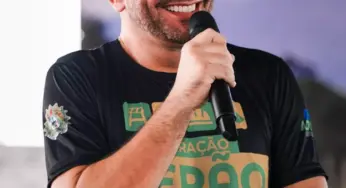 “O Acre respira liberdade e em breve sairá do subdesenvolvimento”, diz um entusiasmado Gladson em uma das entrevistas mais bem acabadas de todos os tempos, em pleno Dia das Mães