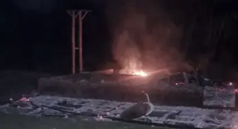 Incêndio destrói casa na BR-307 em Cruzeiro do Sul